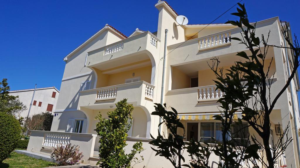 Apartments Sandra Sukošan Exterior foto