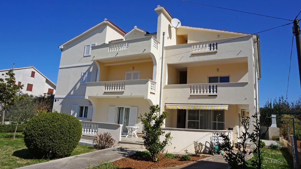 Apartments Sandra Sukošan Exterior foto